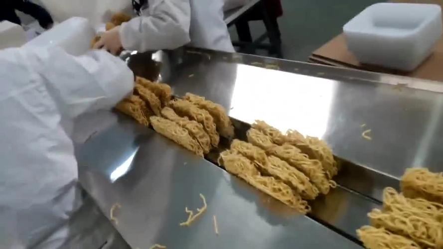 工厂实拍 一碗方便面的诞生，机械化生产全程揭秘
